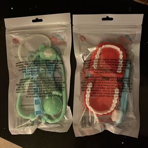 Medical playsets x 2 NEW‎